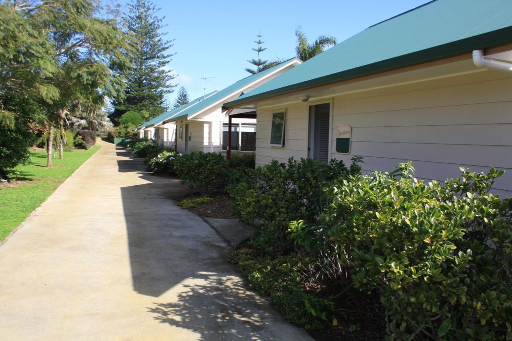 בורנט פיין Poinciana Cottages מראה חיצוני תמונה