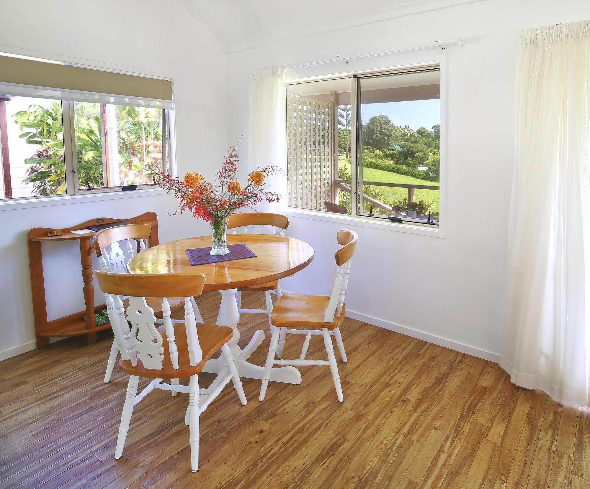 בורנט פיין Poinciana Cottages מראה חיצוני תמונה
