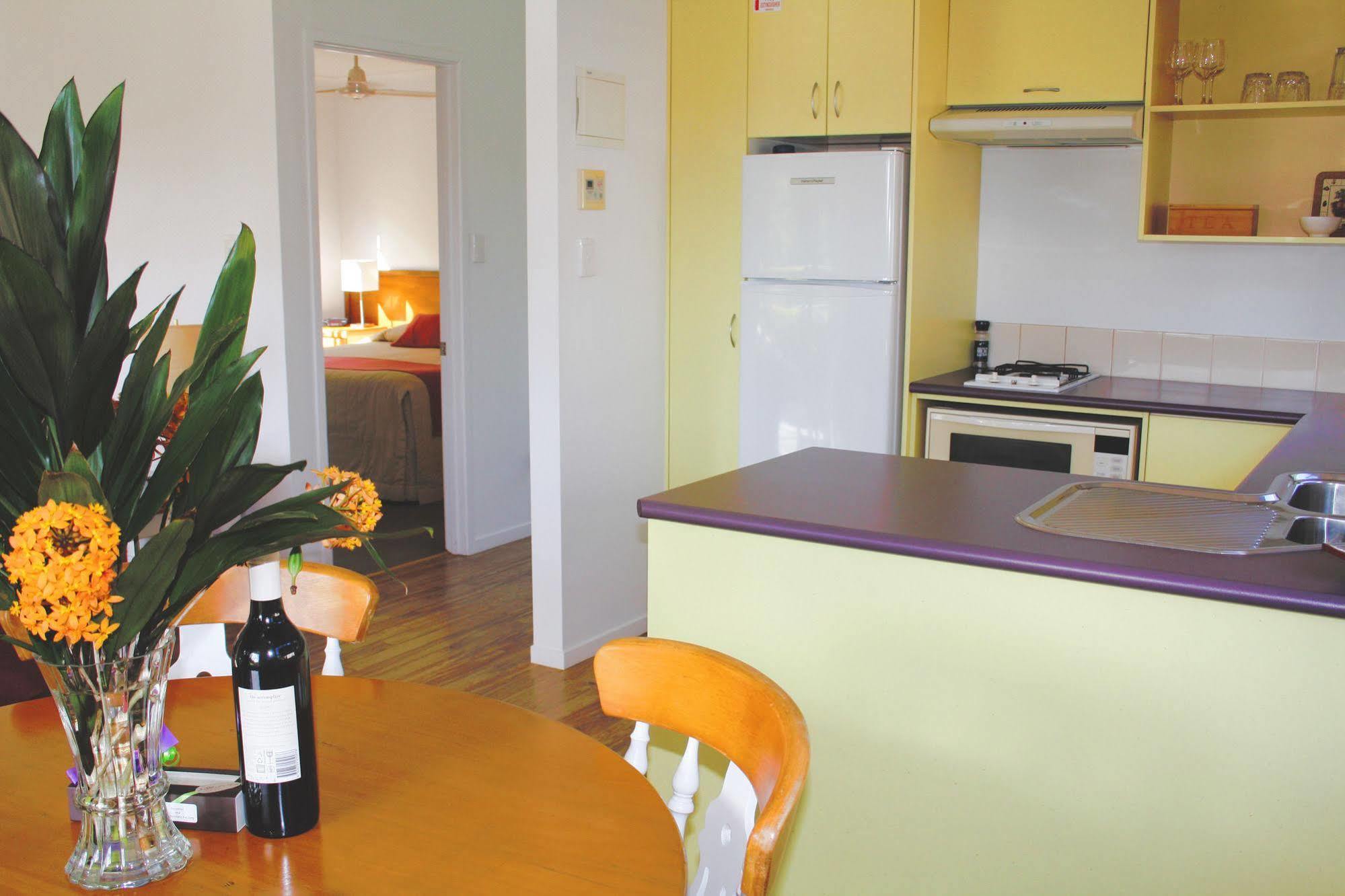 בורנט פיין Poinciana Cottages מראה חיצוני תמונה
